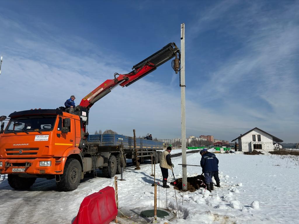 Установка столбов для проведения электроэнергии март 2023