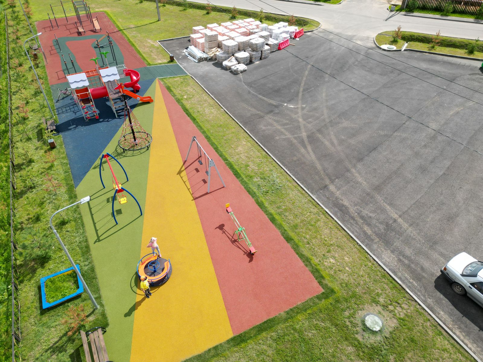 Детская площадка в поселке Сосновый, сентябрь 2023